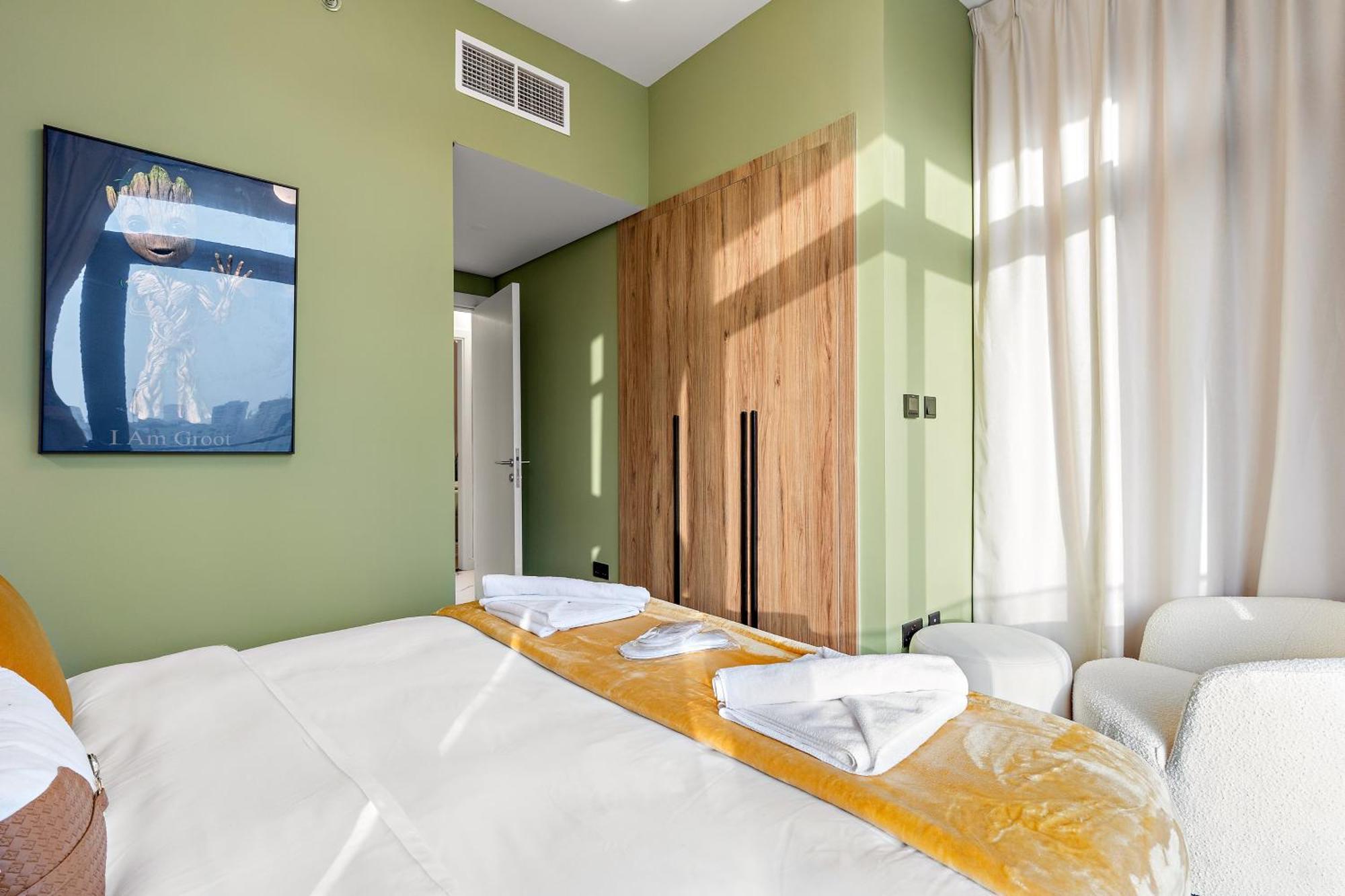 Lakeside Luxury Living In Al Maryah Island Apartment *