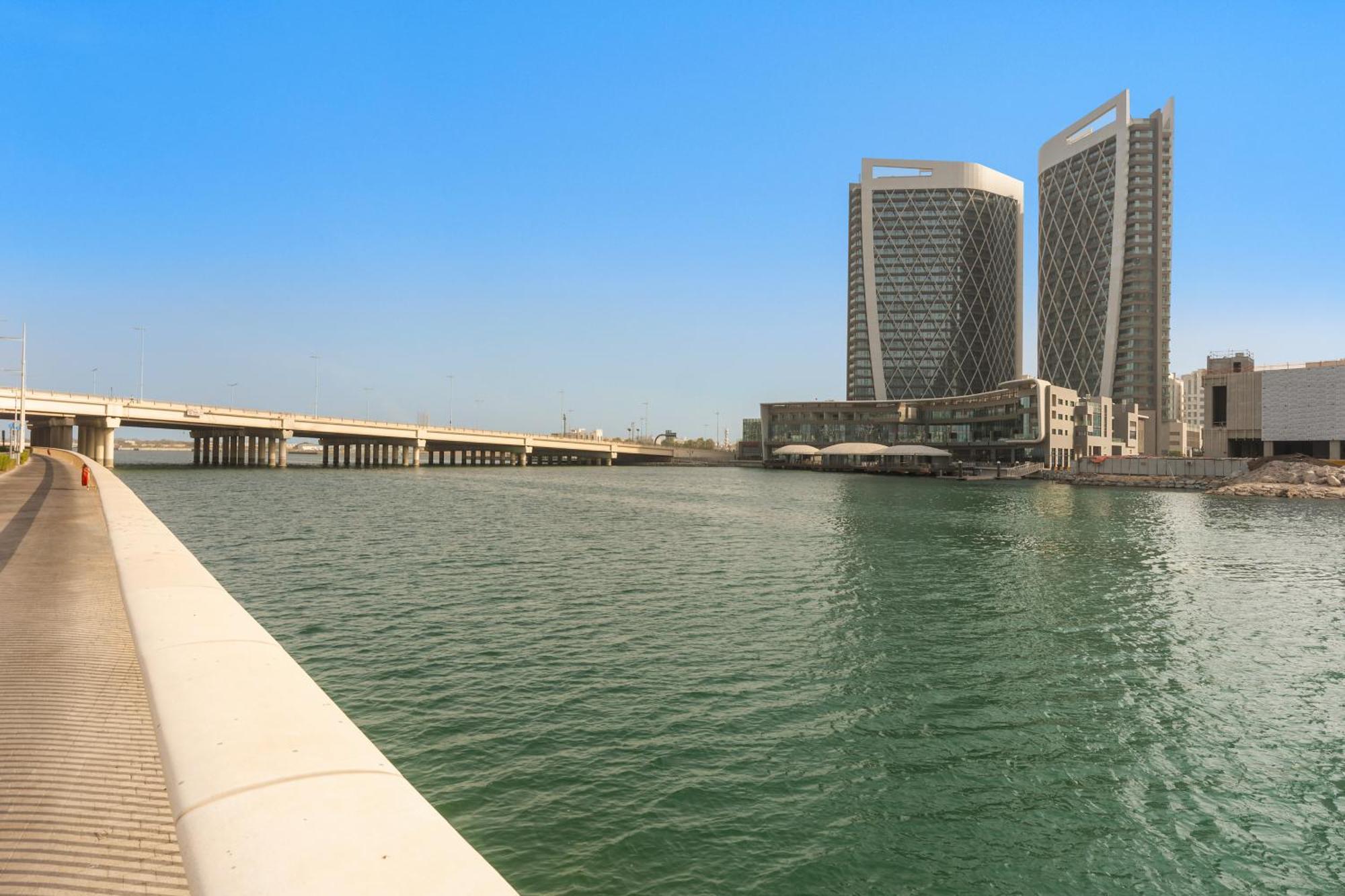 Lakeside Luxury Living In Al Maryah Island *
