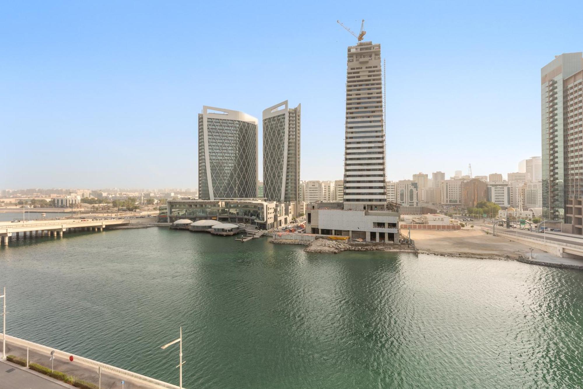 Lakeside Luxury Living In Al Maryah Island Abu Dhabi